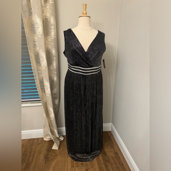 R&M Richards Dresses & Skirts - Plus Dress 🖤🤍